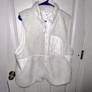NWT Maurice’s Women’s Ivory Super Soft And Warm Fleece Vest  Size 1X Fall Fuzzy